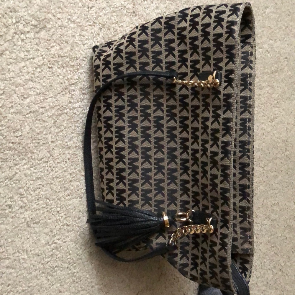 Micheal kors purse